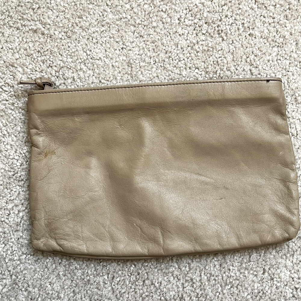 🌻 Taupe leather zipper clutch. EUC - Picture 2 of 7